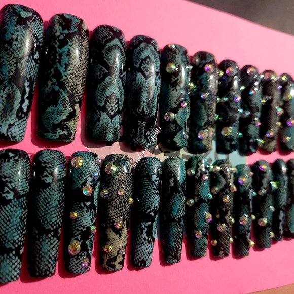 Green and Black Rhinestone Snake Print XL Square Press on Nails - Picture 3 of 3